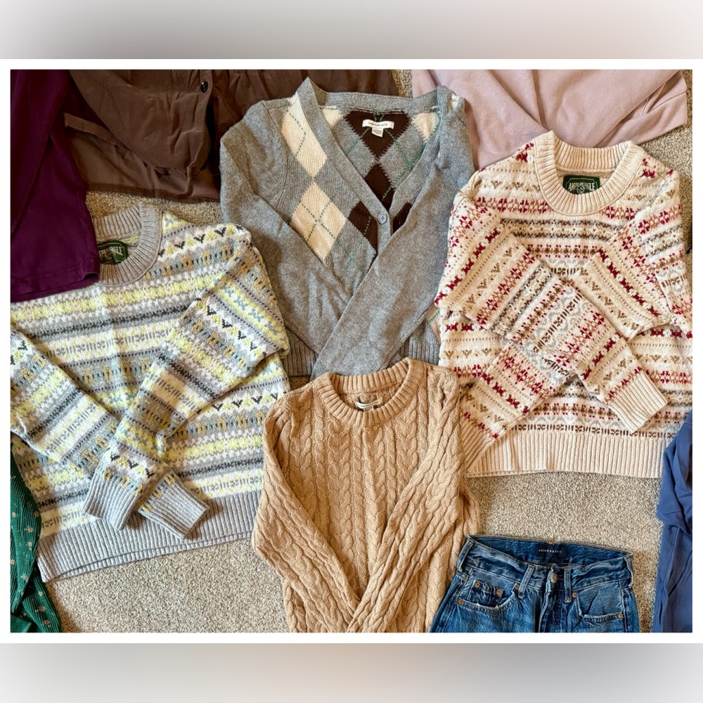 SOLD 🔴 Sweater BUNDLE